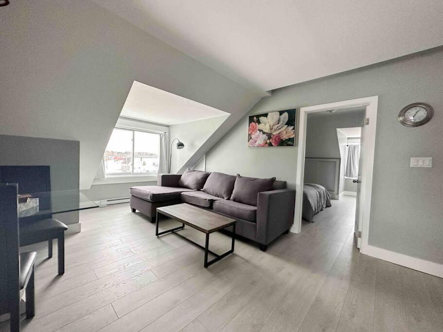 Unique Modern Luxury 2 Bedroom Apartment Rental Chapleau Eksteriør billede